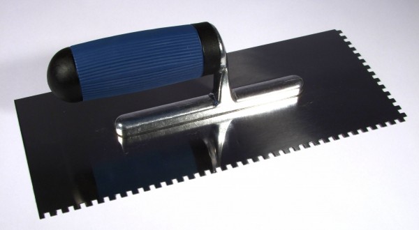 Softgriff-Zahnglättkelle - 28x12 cm, Zahnung 4 mm