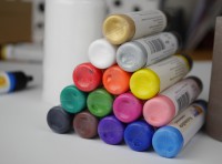 Kerzenmalfarbe in verschiedenen Farben Kerzenmalfarbe in verschiedenen Farben