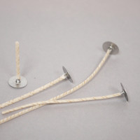 Gewachste Dochte für Kerzen bis 5 cm mit Dochthalter Gewachste Dochte für Kerzen bis 5 cm mit Dochthalter