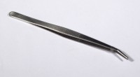 Pinzette zum Aufkleben von kleinen Bruchstücken und Liliput-Keramik Pinzette zum Aufkleben von kleinen Bruchstücken und Liliput-Keramik